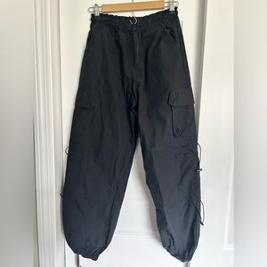 Halara - Drawstring Cargo Pant - Size S - Black